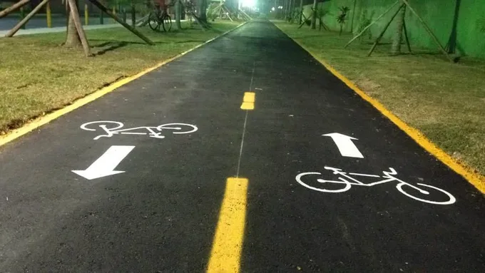 Sinalização de bicicletas e sentidos de circulação — acervo CICLOVIA.