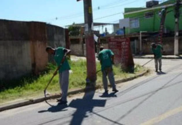 Registro fotográfico publicado junto à matéria: Programa Meu Bairro + Limpo — mutirão integrado em Vila Norma.