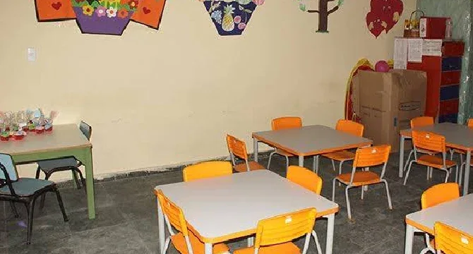Ato de inauguração; texto associa a imagem a Gelsinho Guerreiro, Áurea Lobo e vereadores.
